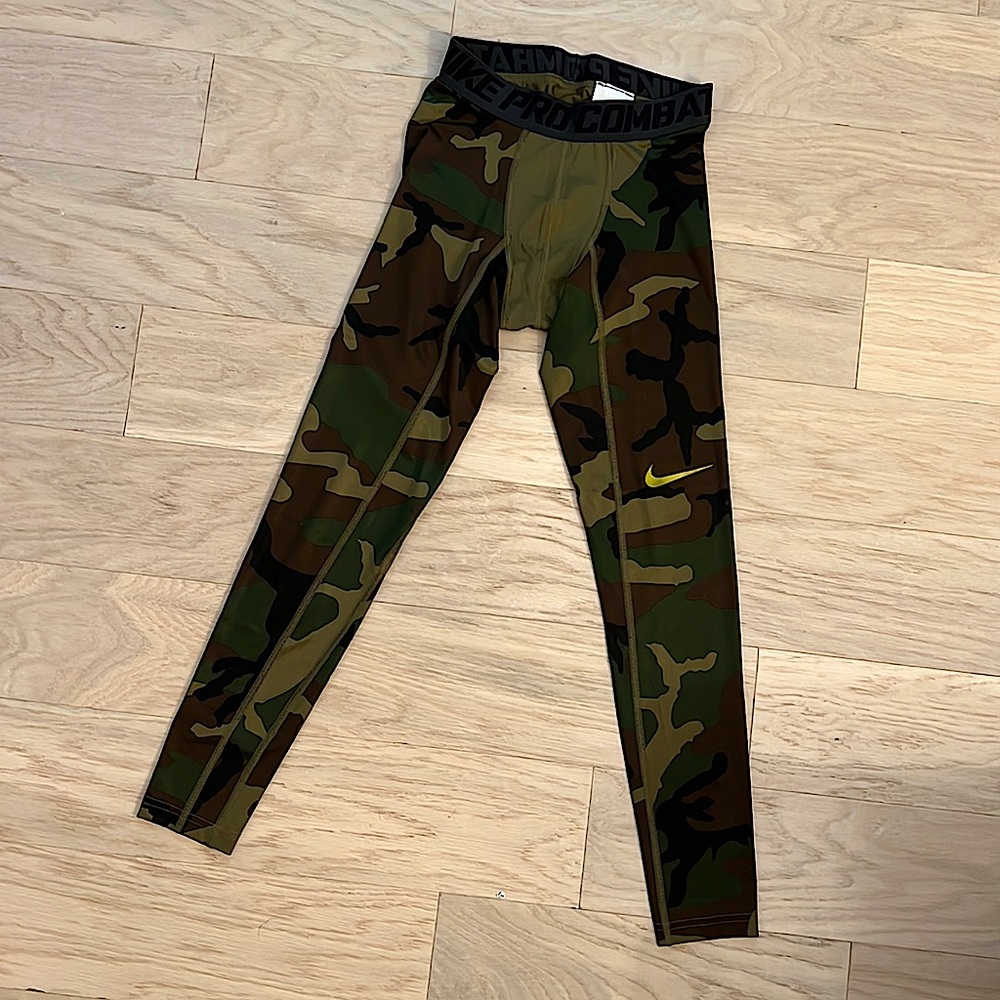 Nike Pro Combat - 3/4 Mens Compression - Dri Fit - Camouflage Pattern - Size S